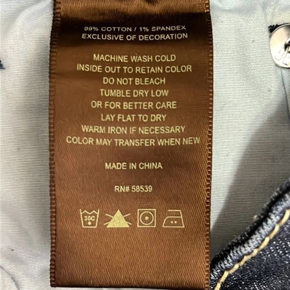 Kut From The Kloth Catherine Boyfriend Distressed Denim Shorts - NWOT - Size 8 - Picture 8 of 9